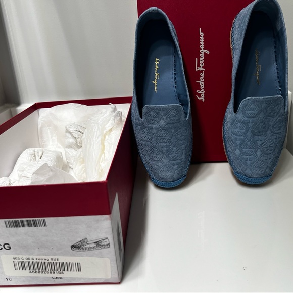 Salvatore Ferragamo blue logo embossed suede sue espadrille flats - Picture 5 of 10